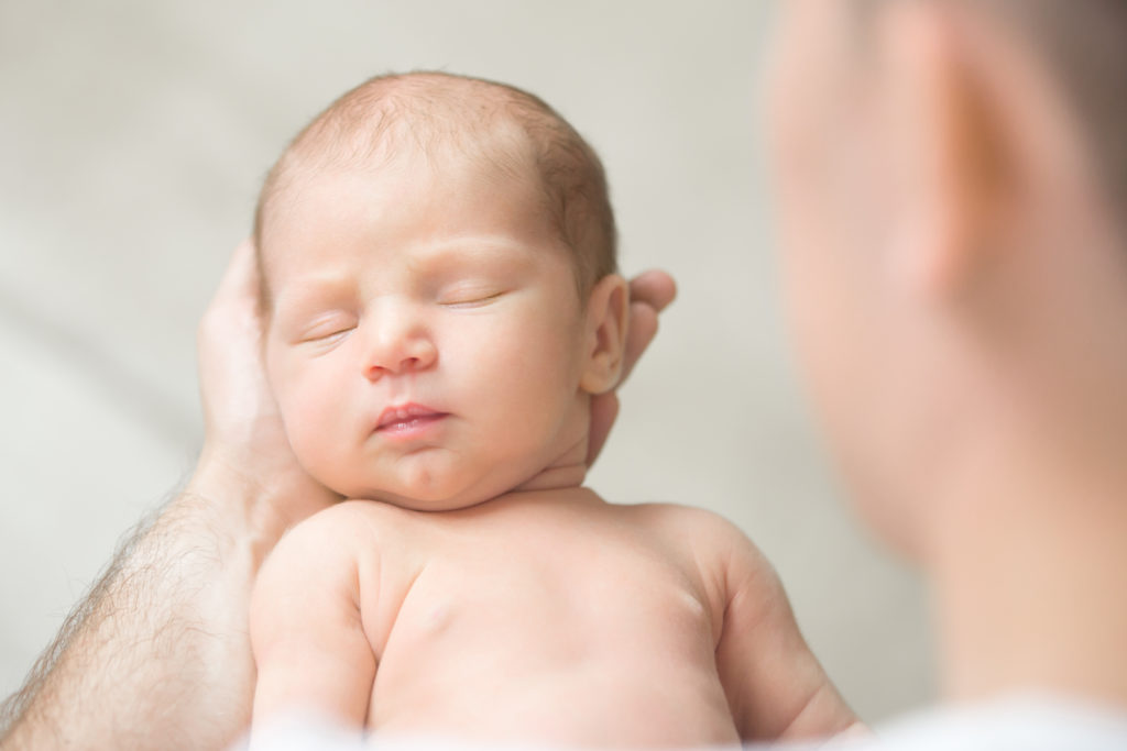 A relação do sono do bebê com o cansaço da mãe